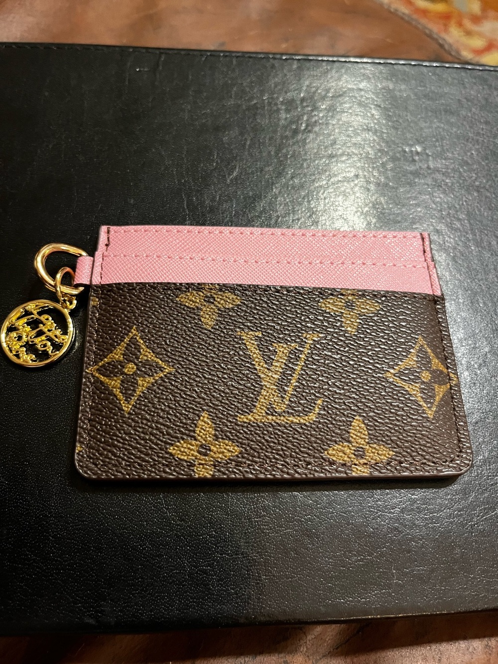 Louis. Vuitton. Brown monogram Baby Pink Trim Gold Tone Tag Card Wallet